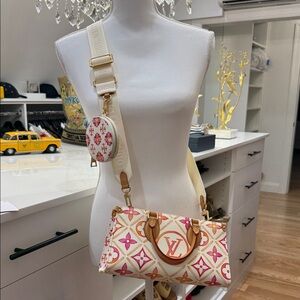 LV SUMMER COLLECTION Stylish Cream and Pink CROSSBAG